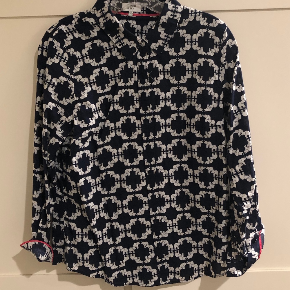 🏖 Crown and Ivy Navy Elephant Blouse Size M